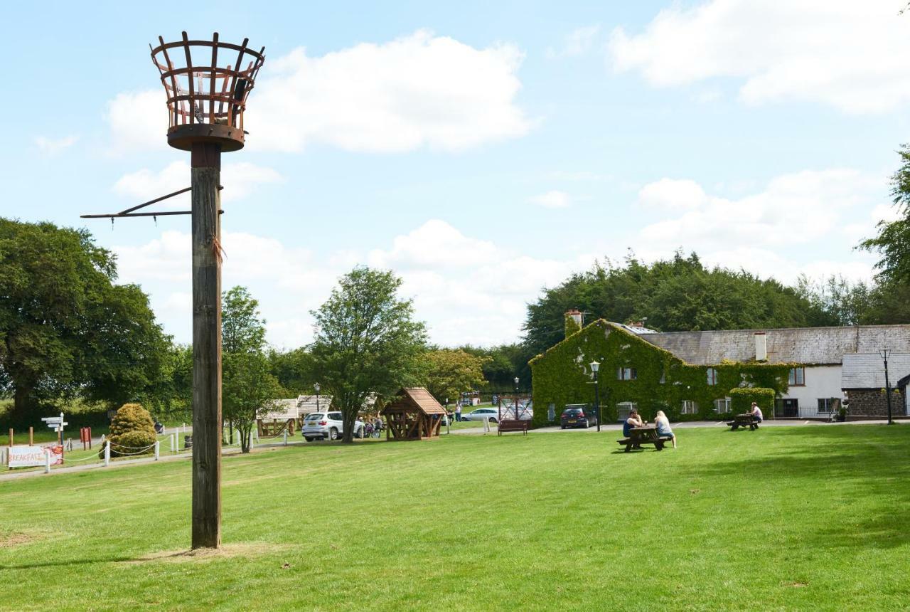 Raleghs Cross Inn Clatworthy Room photo